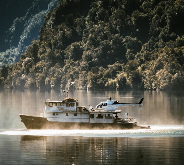 Explorer Yacht FLIGHTLESS