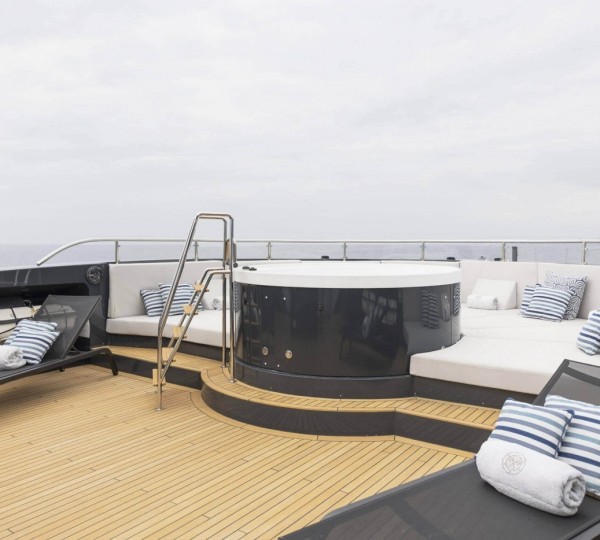 Exterior Relaxation Sunbathing Area