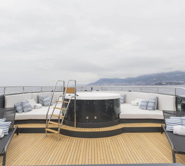 Exterior Relaxation Sunbathing Area