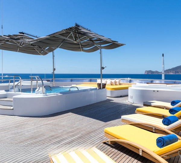 Exterior Sunbathing Area