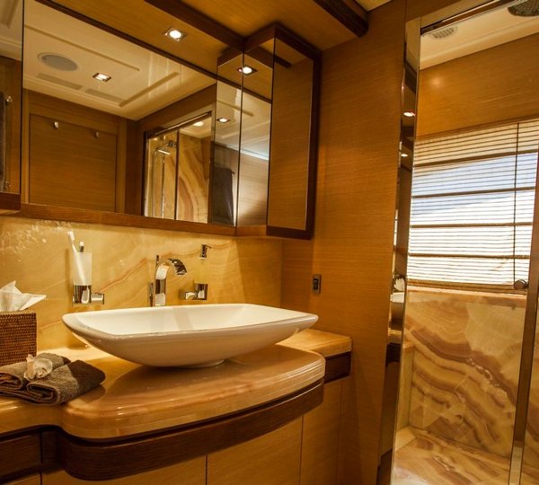 FERRETTI - 97 CUSTOM LINE