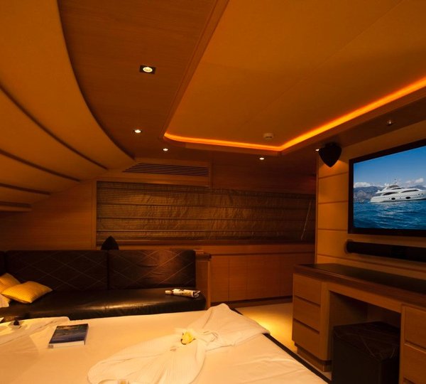 FERRETTI - 97 CUSTOM LINE  