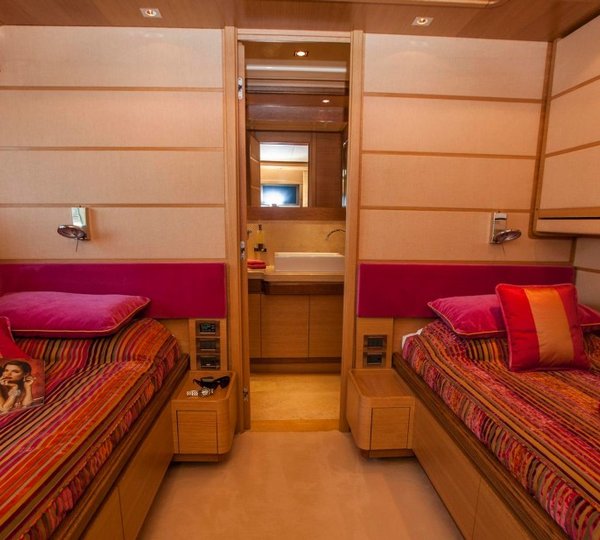 FERRETTI - 97 CUSTOM LINE 