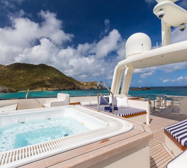 Fabulous Sun Deck Jacuzzi