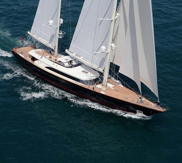 Fidelis Starboad Side Under Sails