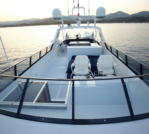 Flybridge View Aft