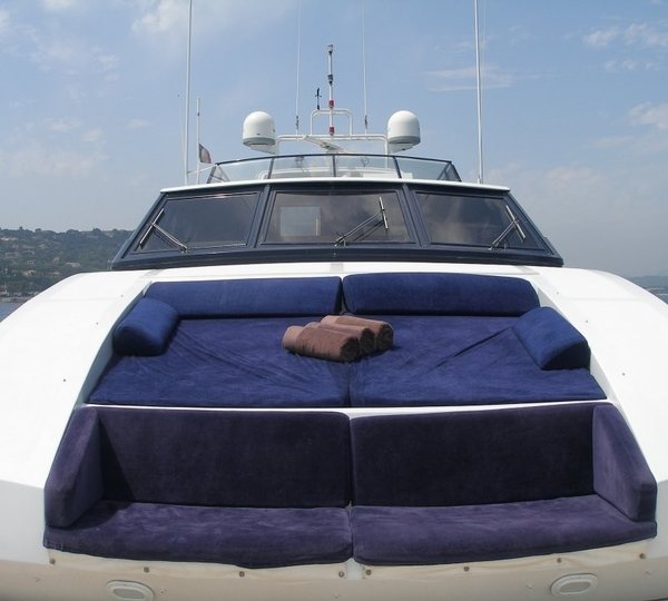 Foredeck Seating And Sunpads