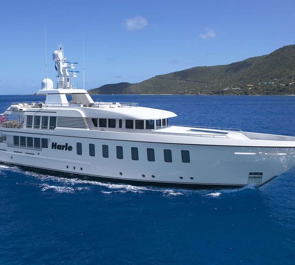 Harle Exterior Running