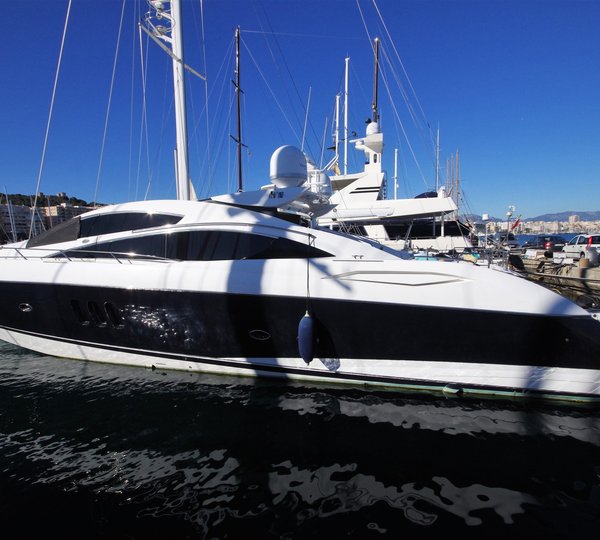 Sunseeker yacht FROGGY - Docked