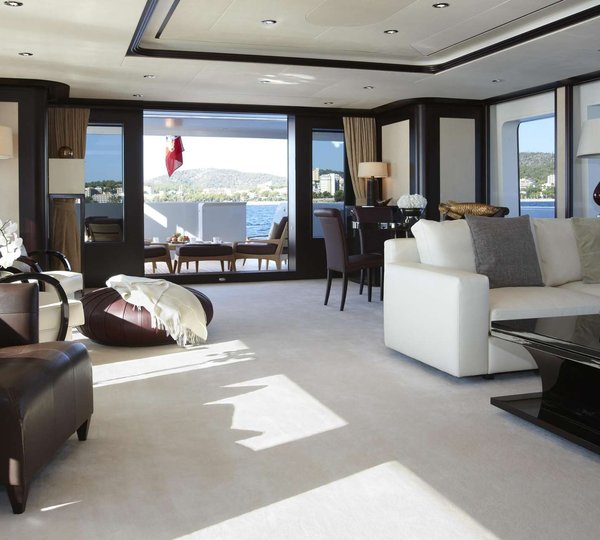 Interior Main Lounge