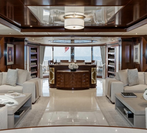 Interior Relaxation Area With Bar