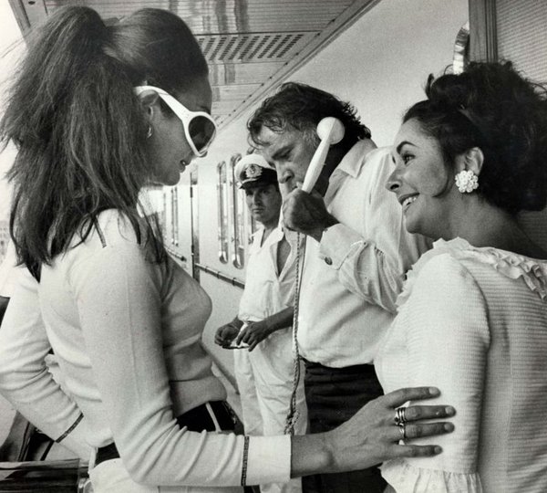 Liz Taylor & Richard Burton On CHRISTINA O
