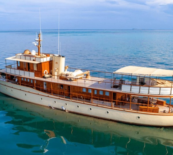 Luxury Superyacht Over The Rainbow Of London
