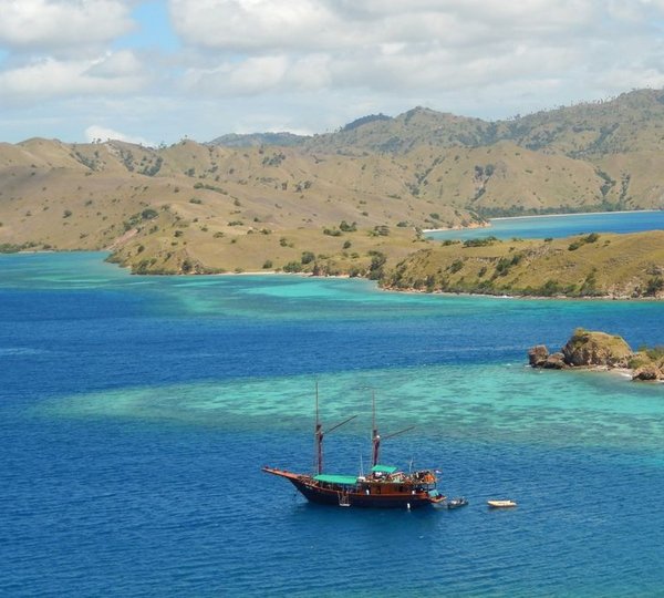 Luxury Yacht Charter Vacation Aboard Tiger Blue 