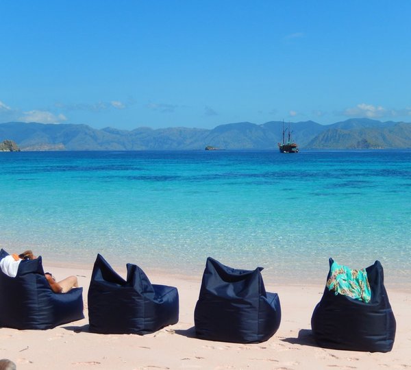 Luxury Yacht Charter Vacation Aboard Tiger Blue 