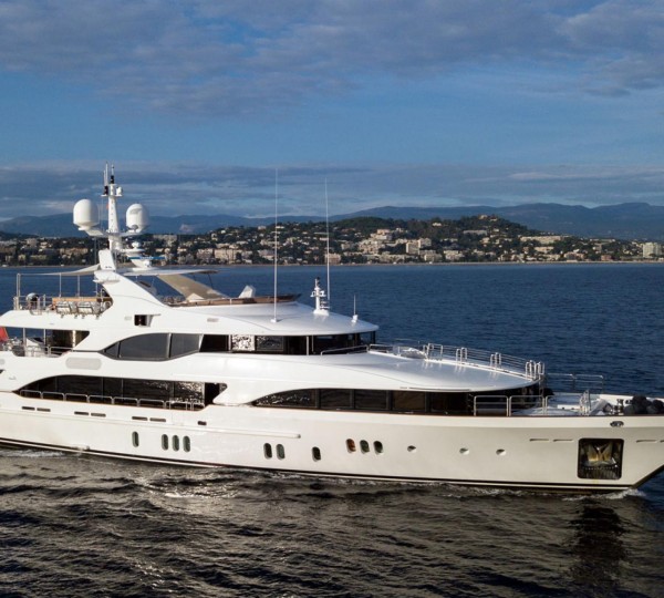 Luxury Motor Yacht HOM