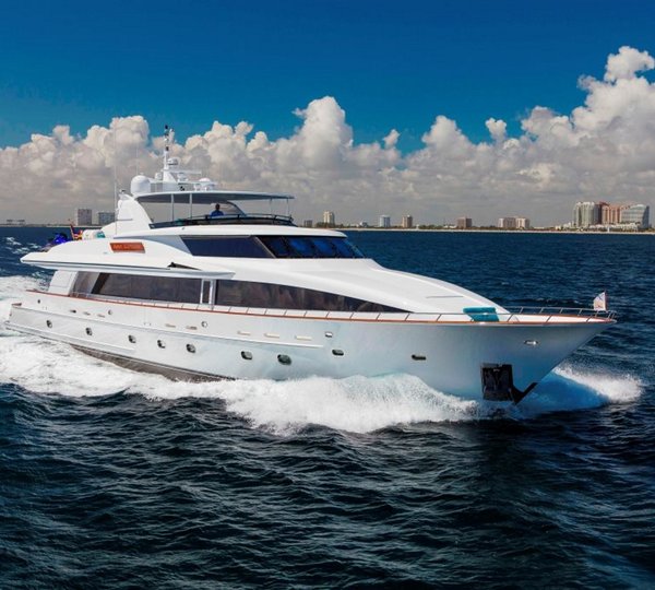 Luxury Yacht OCEAN CLUB From Sovereign Yachts