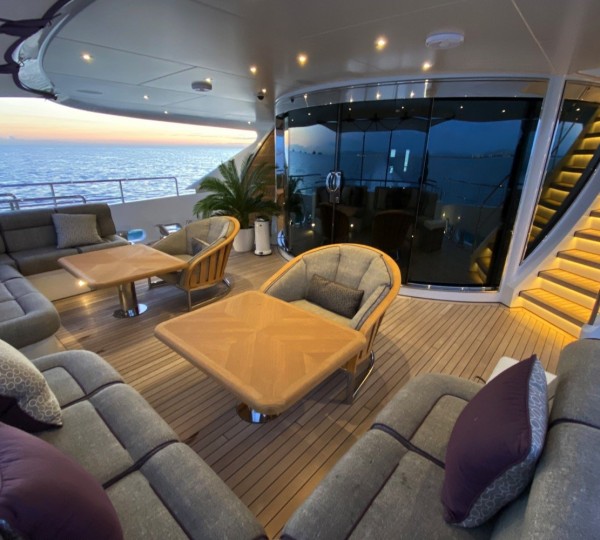 Main Deck Aft Seating Area