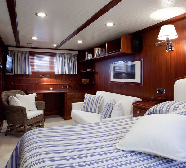 Master Cabin With Desk