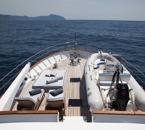 Ocea Motor Yacht PERSUADER - Foredeck And Tenders