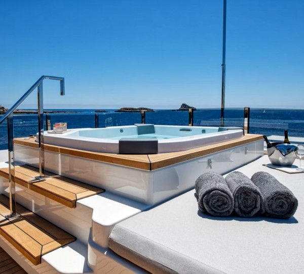 Open Sundeck With Swimming Pool