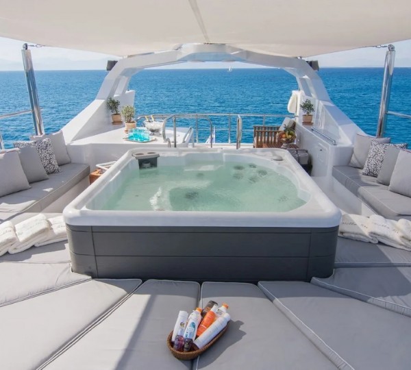 Opendeck With Swimming Pool Area