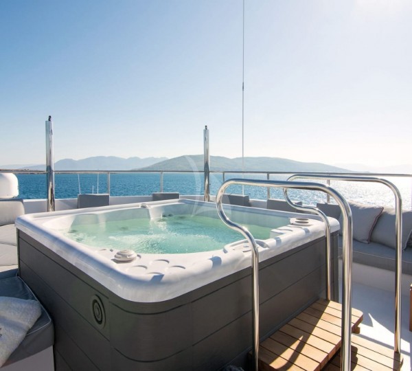 Opendeck With Swimming Pool Area