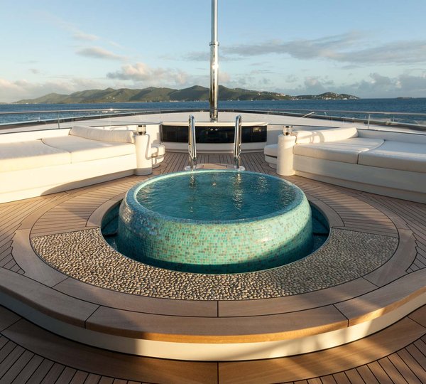 Owners Deck Jacuzzi