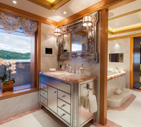 Owners Deck Bathroom