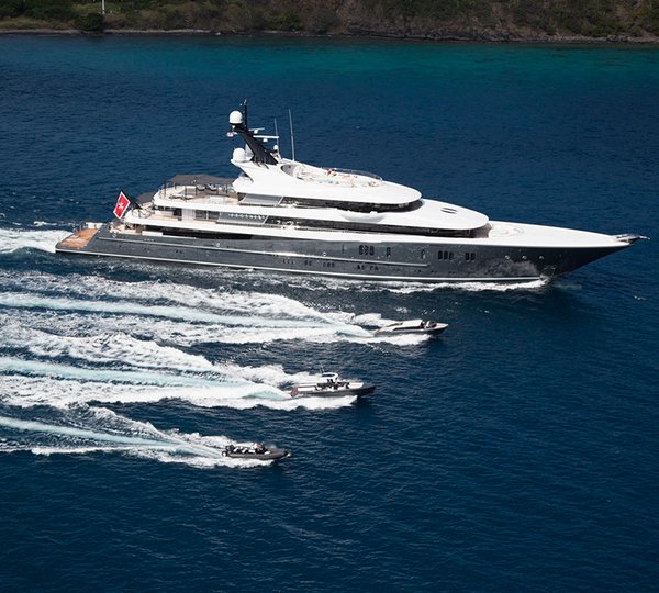 PHOENIX 2 Profile Running With Water Toys - Moran