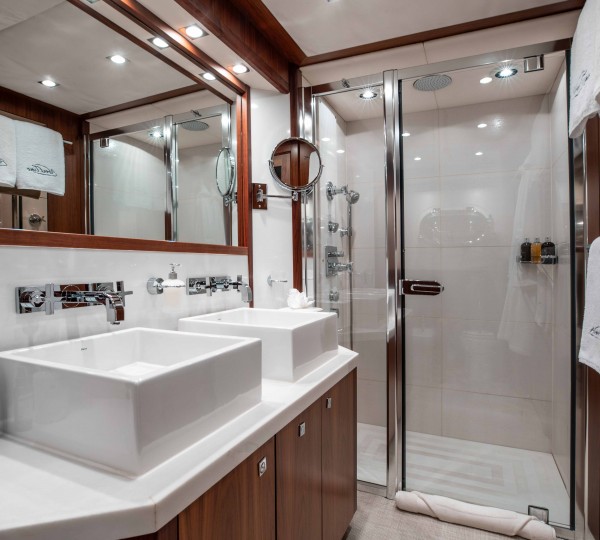 Queen Stateroom 1 Ensuite