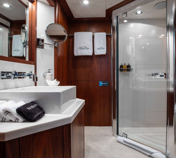 Queen Stateroom 2 Ensuite