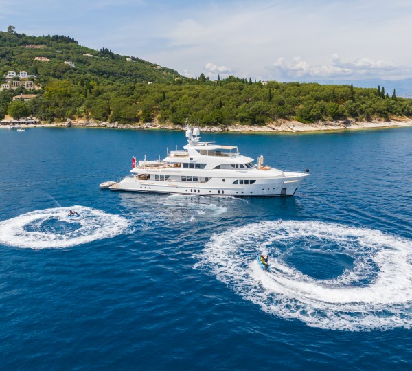 Serenity Yacht With Jetskis