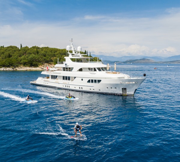 Serenity Yacht With Toys