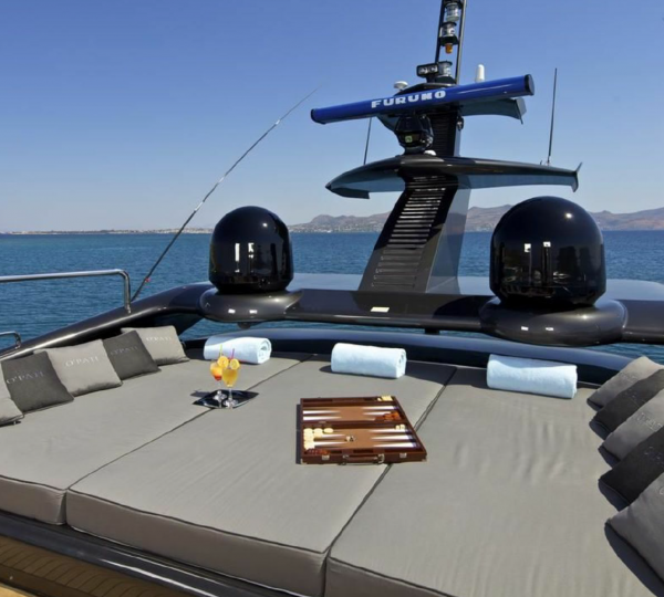 Spacious Bridge Deck For Sunbathing With Sun Pads