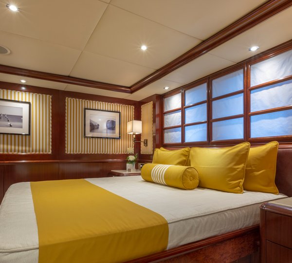 Starboard Guest Stateroom King