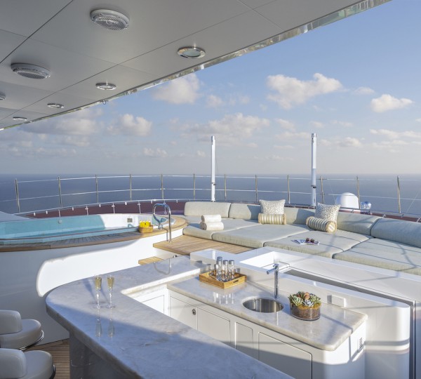 Sun Deck With Jacuzzi And Sunbathing Area