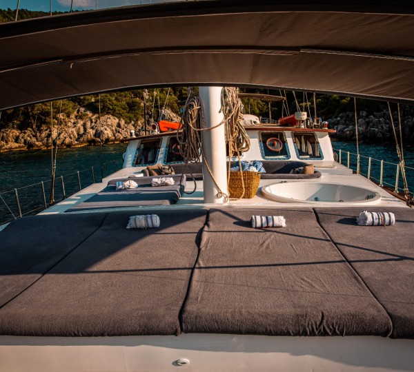 Sunbathing Area With Jacuzzi