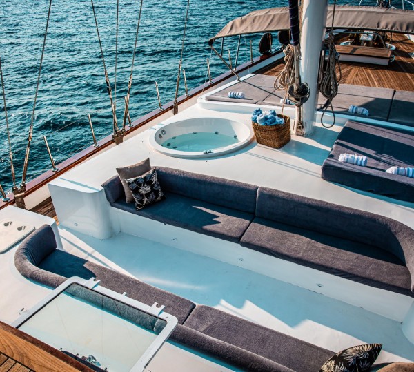 Sunbathing Space With Jacuzzi