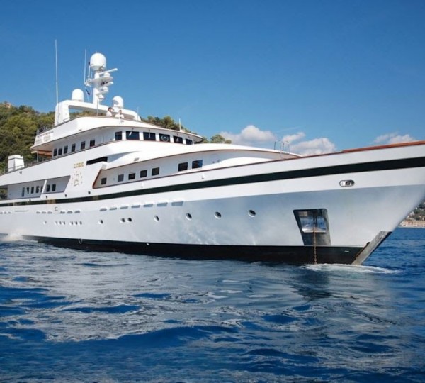 Superyacht CURIOSITY