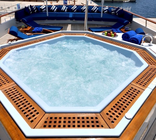 The Mercy Boys - Sundeck Jacuzzi