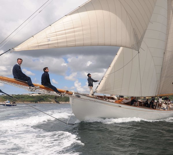 William Fife YACHT 105' - MOONBEAM IV  