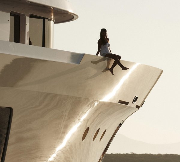 Yacht E&E By Vripack - Profile With Model