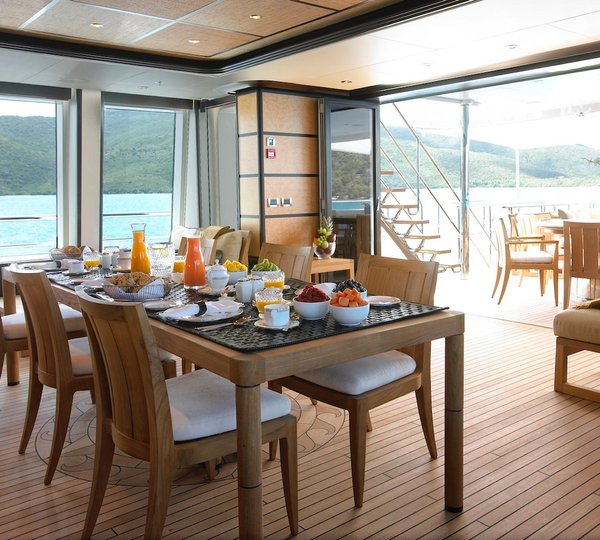 Yacht HARLE By Feadship - Breakfast