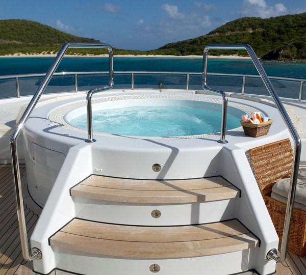 Yacht HARLE By Feadship - Jacuzzi