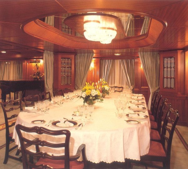 Yacht LADY K II - Dining