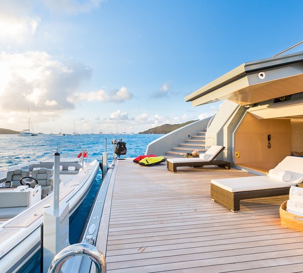 Yacht Mogambo Swim Platform