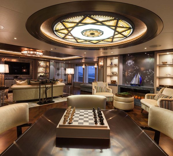 Yacht Solandge - Chess