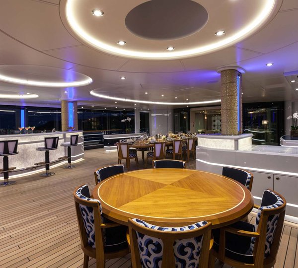 Yacht Solandge - Entertaining