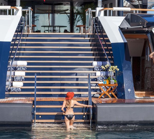 Yacht Solandge - Swimming